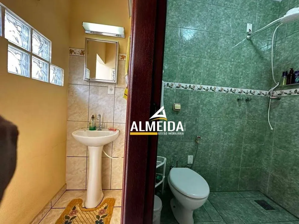Casa, 3 quartos, 219 m² - Foto 2
