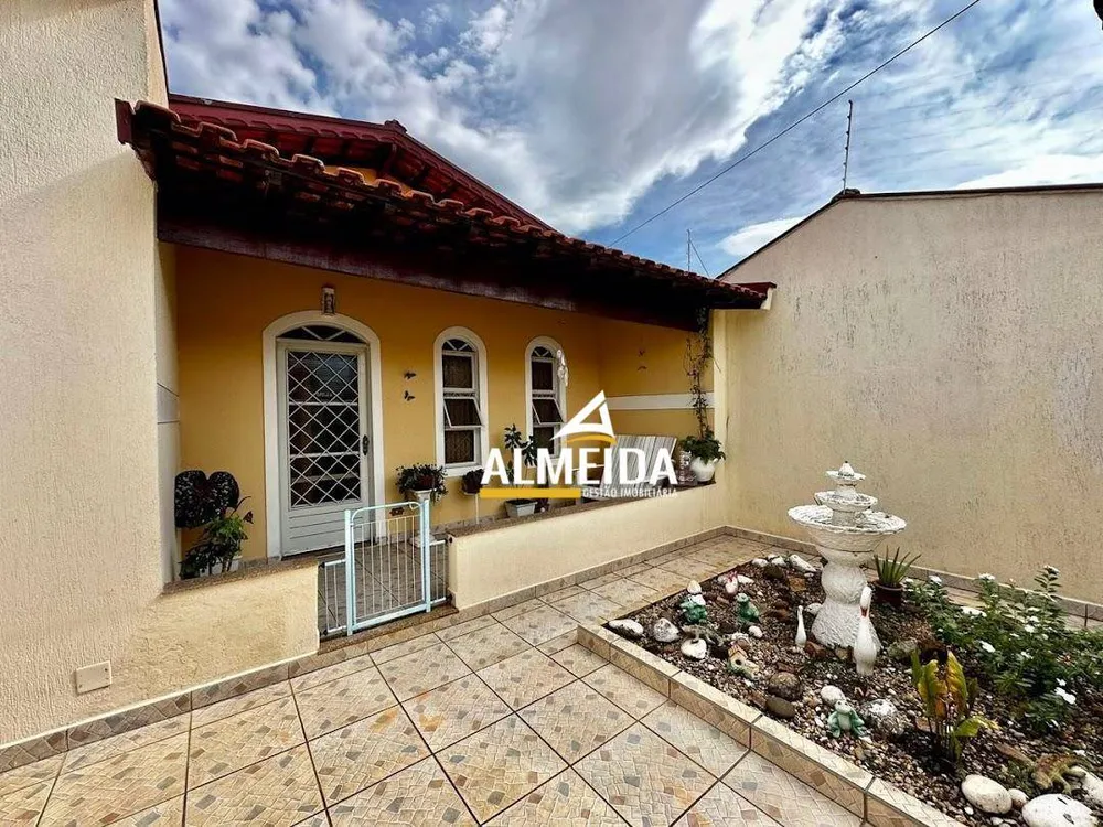 Casa, 3 quartos, 219 m² - Foto 1