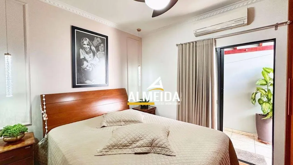 Casa, 3 quartos, 204 m² - Foto 1