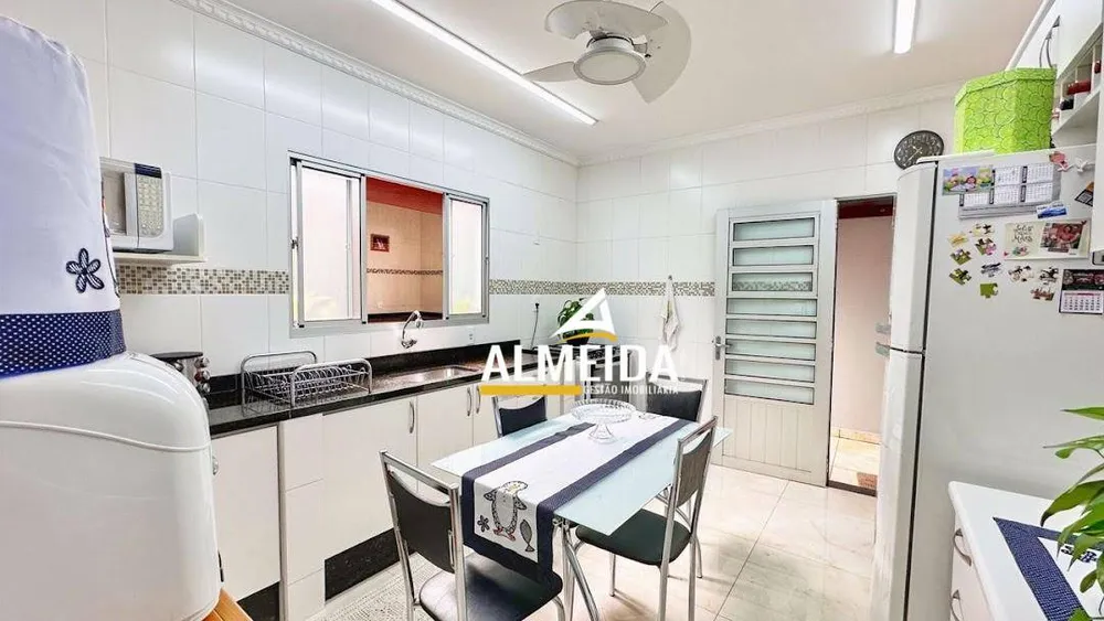 Casa, 3 quartos, 204 m² - Foto 5