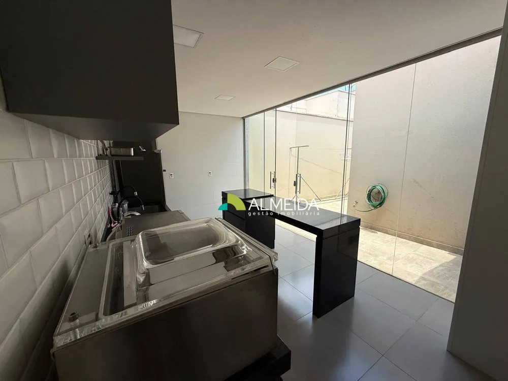 Casa, 2 quartos, 210 m² - Foto 1
