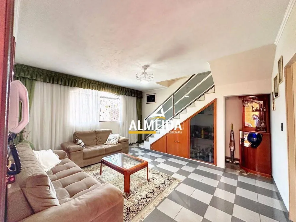 Casa, 4 quartos, 245 m² - Foto 2