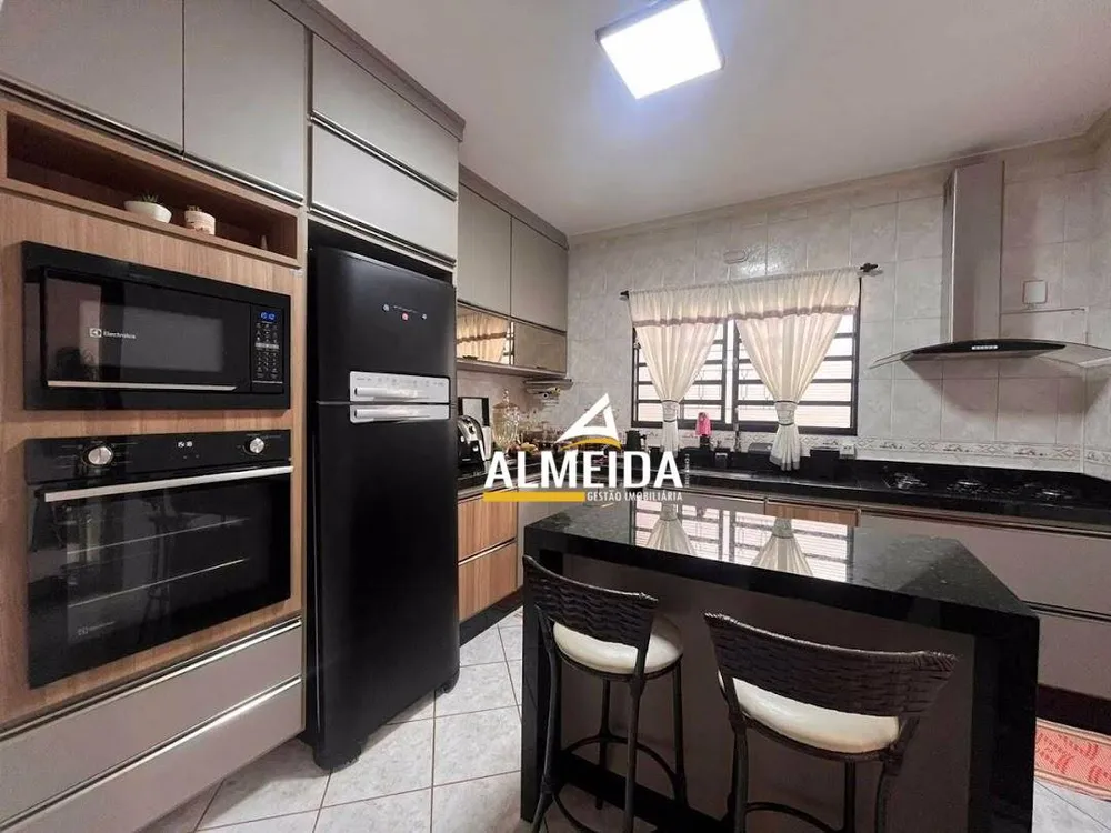 Casa, 3 quartos, 206 m² - Foto 6