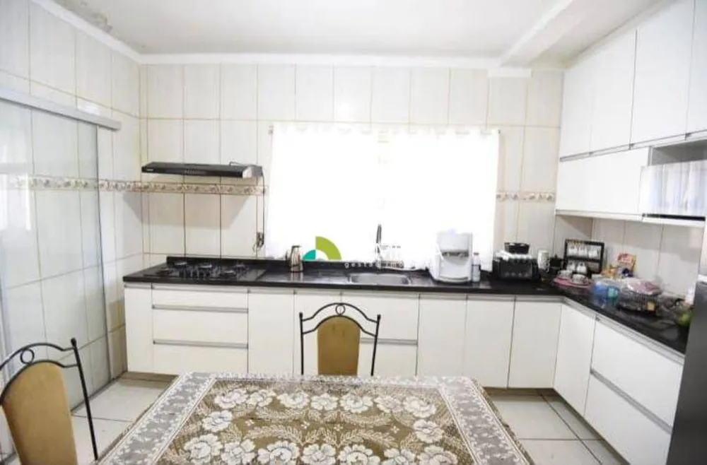 Casa, 3 quartos, 142 m² - Foto 2