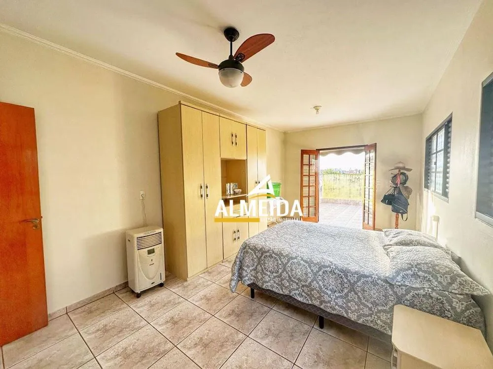 Casa, 3 quartos, 188 m² - Foto 1