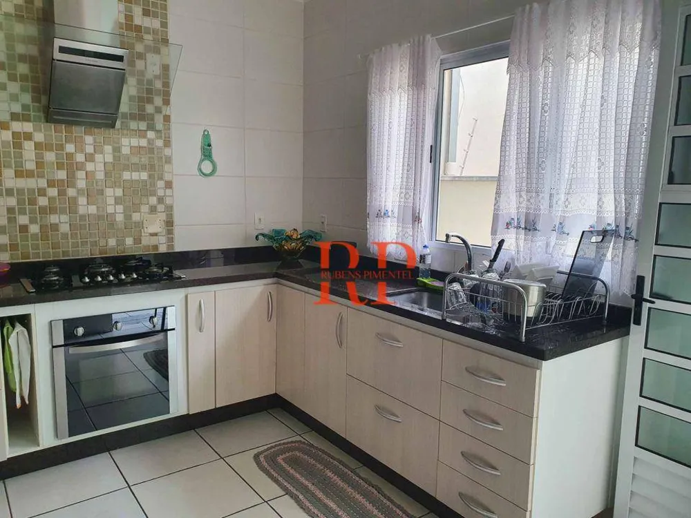 Casa, 3 quartos, 177 m² - Foto 2
