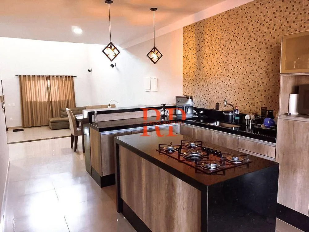 Casa, 3 quartos, 207 m² - Foto 2