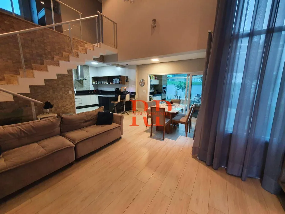 Casa, 4 quartos, 222 m² - Foto 1
