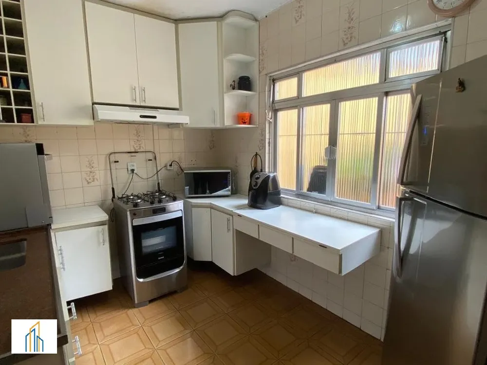Sobrado, 4 quartos, 242 m² - Foto 1