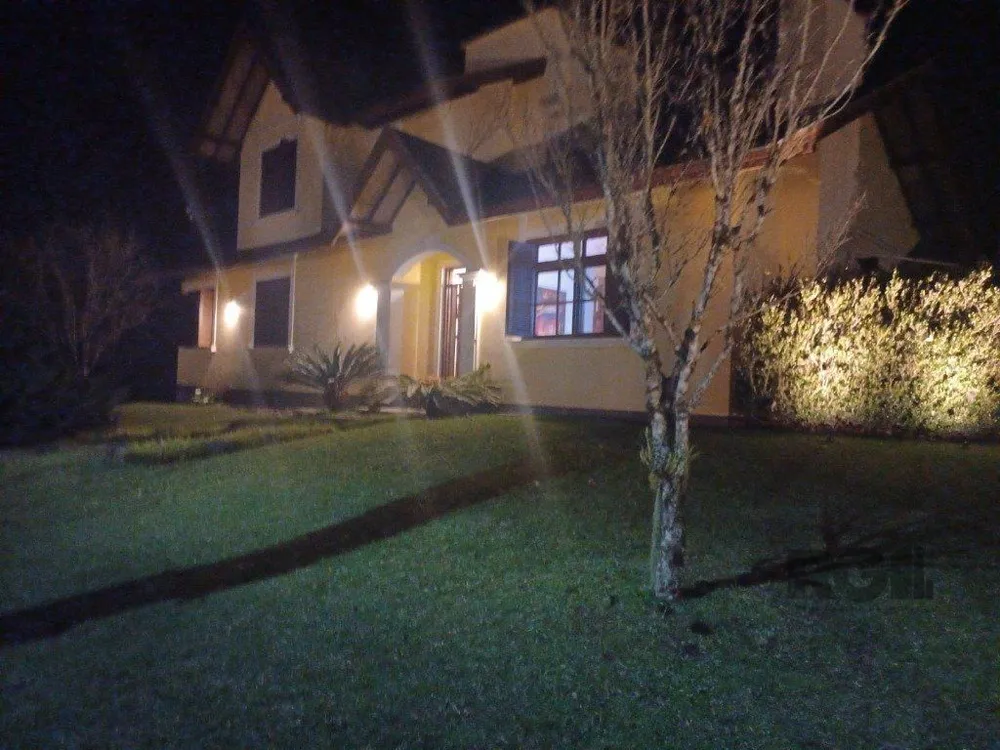 Casa, 4 quartos, 239 m² - Foto 1