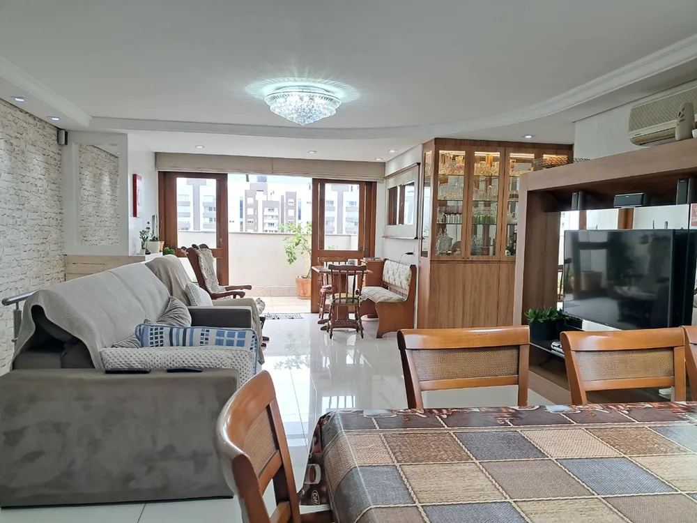 Cobertura, 3 quartos, 251 m² - Foto 1