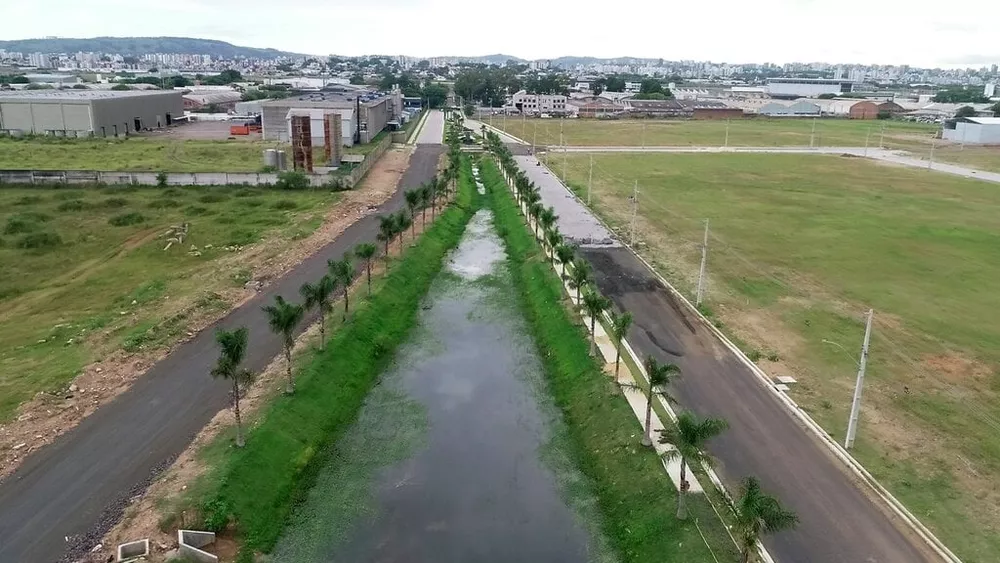 Terreno à venda, 824m² - Foto 1