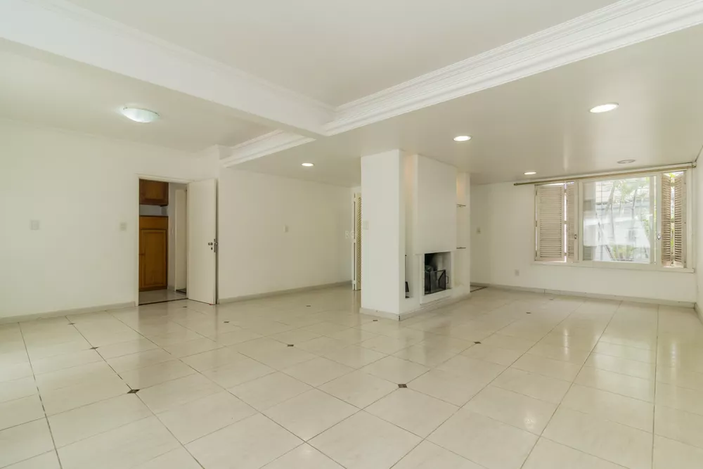 Casa à venda com 4 quartos, 249m² - Foto 3