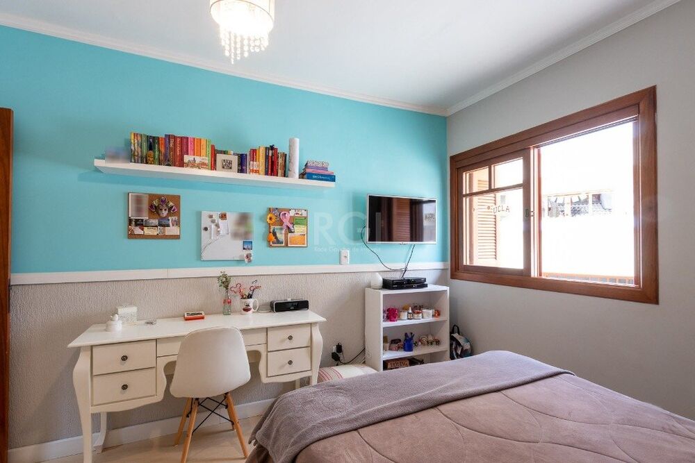 Casa de Condomínio à venda com 3 quartos, 226m² - Foto 4