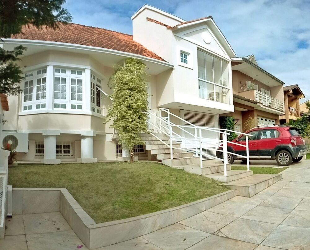 Casa de Condomínio à venda com 5 quartos, 178m² - Foto 1