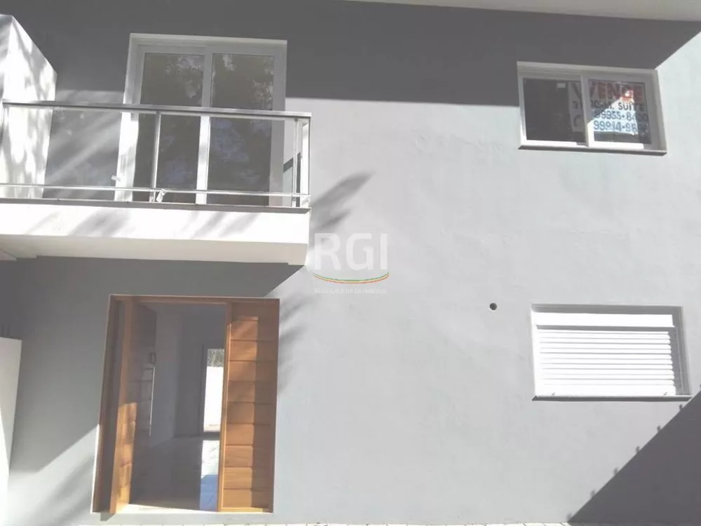 Casa à venda com 3 quartos, 239m² - Foto 2