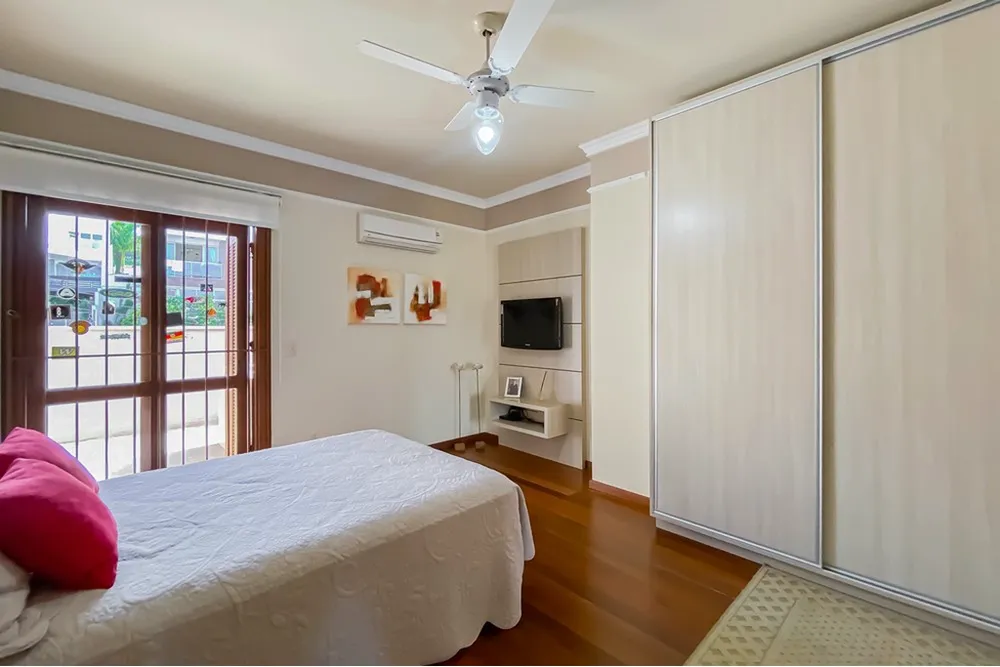Casa, 4 quartos, 489 m² - Foto 1