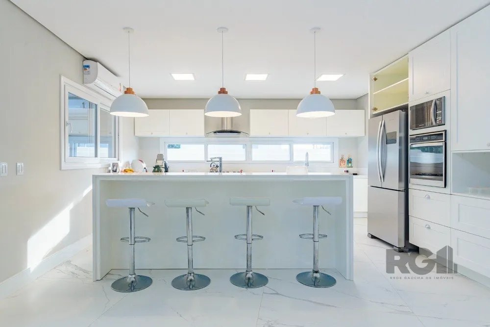 Casa, 4 quartos, 239 m² - Foto 1