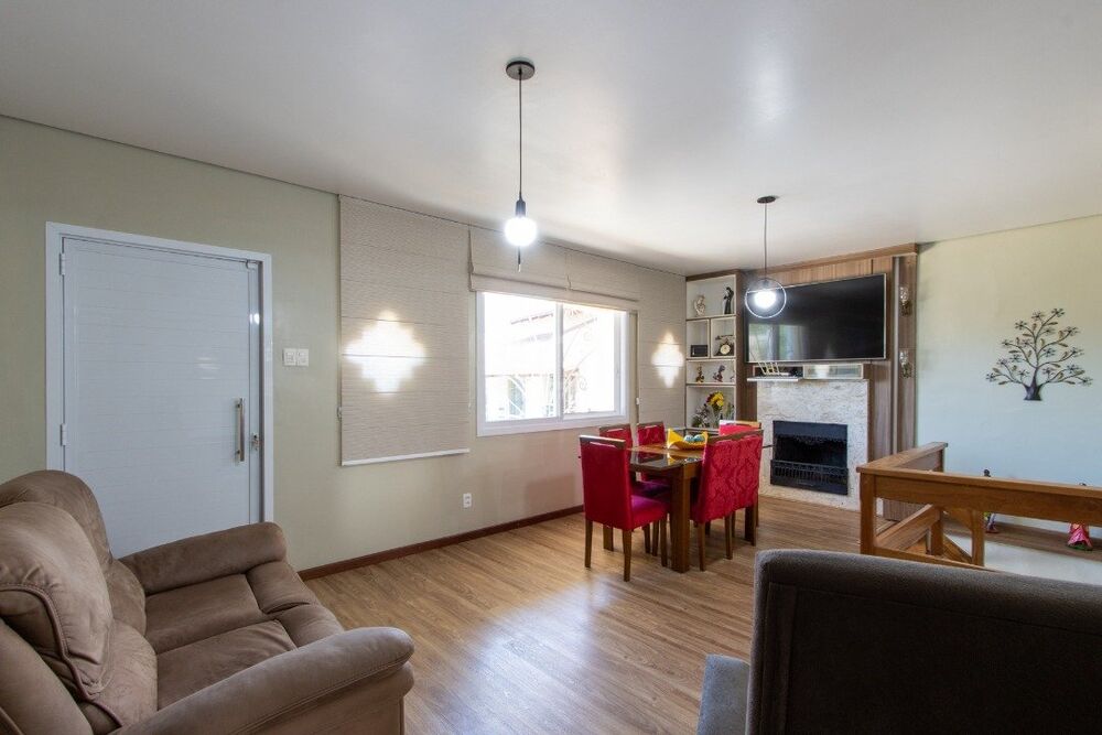 Casa à venda com 3 quartos, 149m² - Foto 1