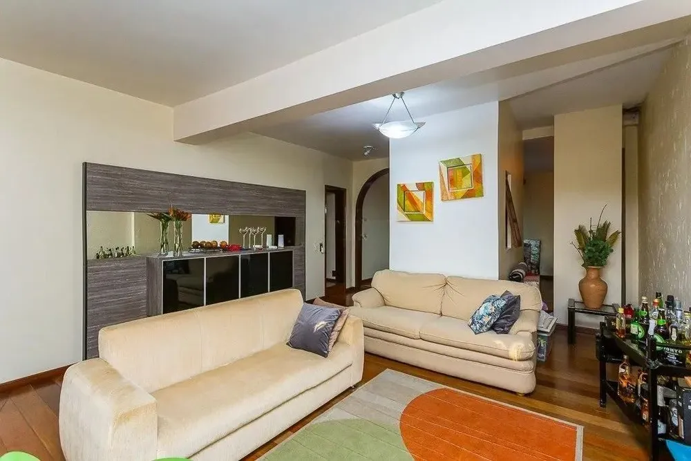 Casa, 3 quartos, 284 m² - Foto 1