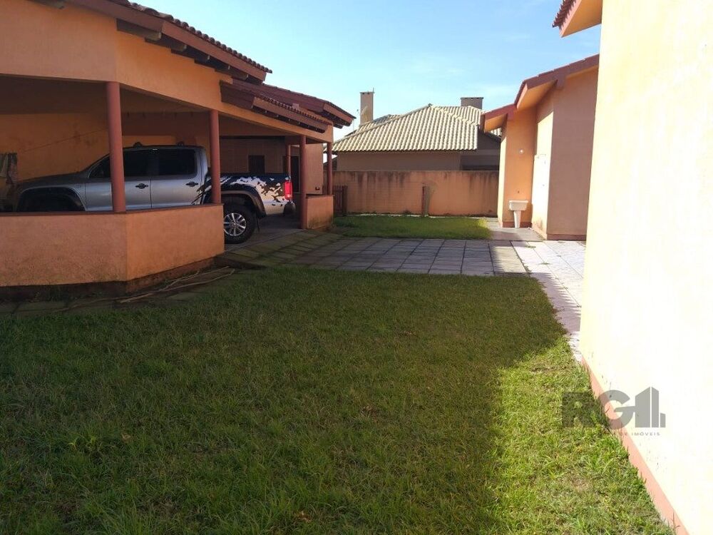Casa à venda com 3 quartos, 141m² - Foto 1
