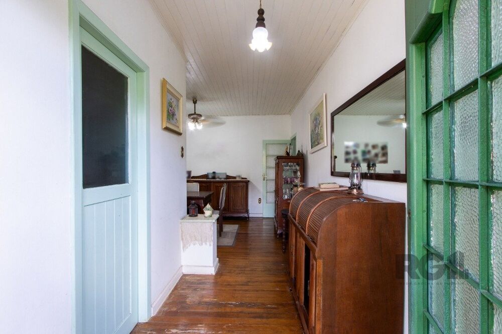 Casa à venda com 3 quartos, 301m² - Foto 2