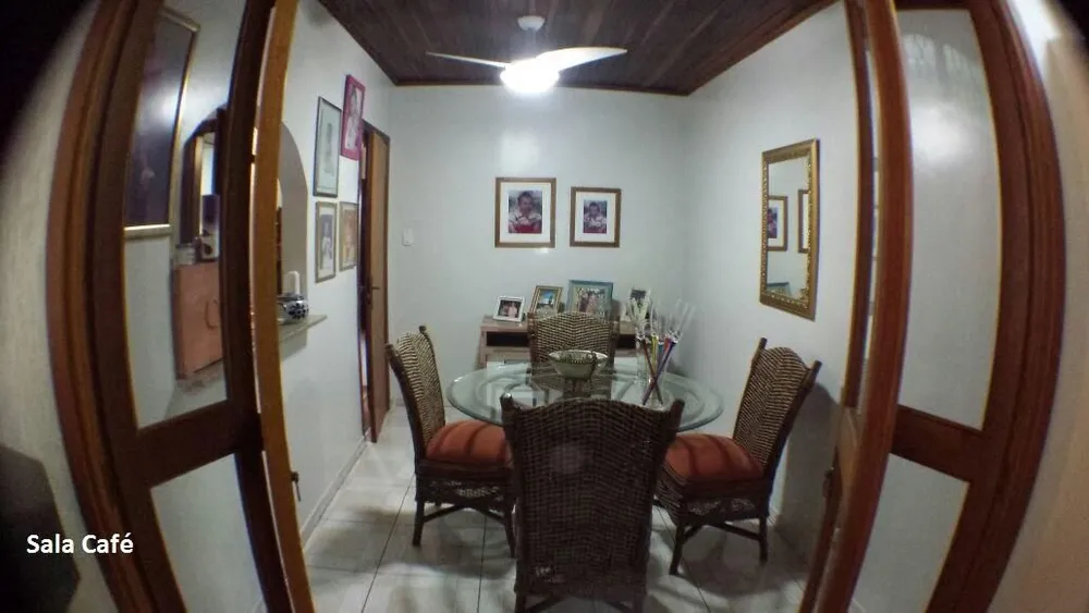 Casa, 3 quartos, 211 m² - Foto 1