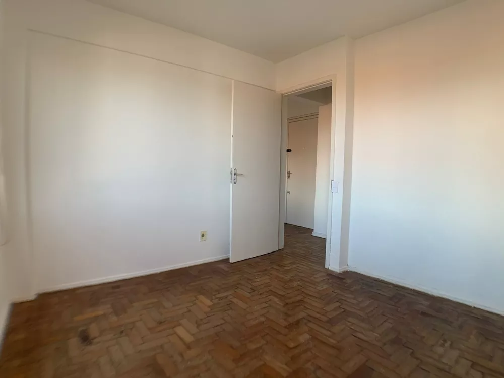 Apartamento à venda com 1 quarto, 40m² - Foto 2