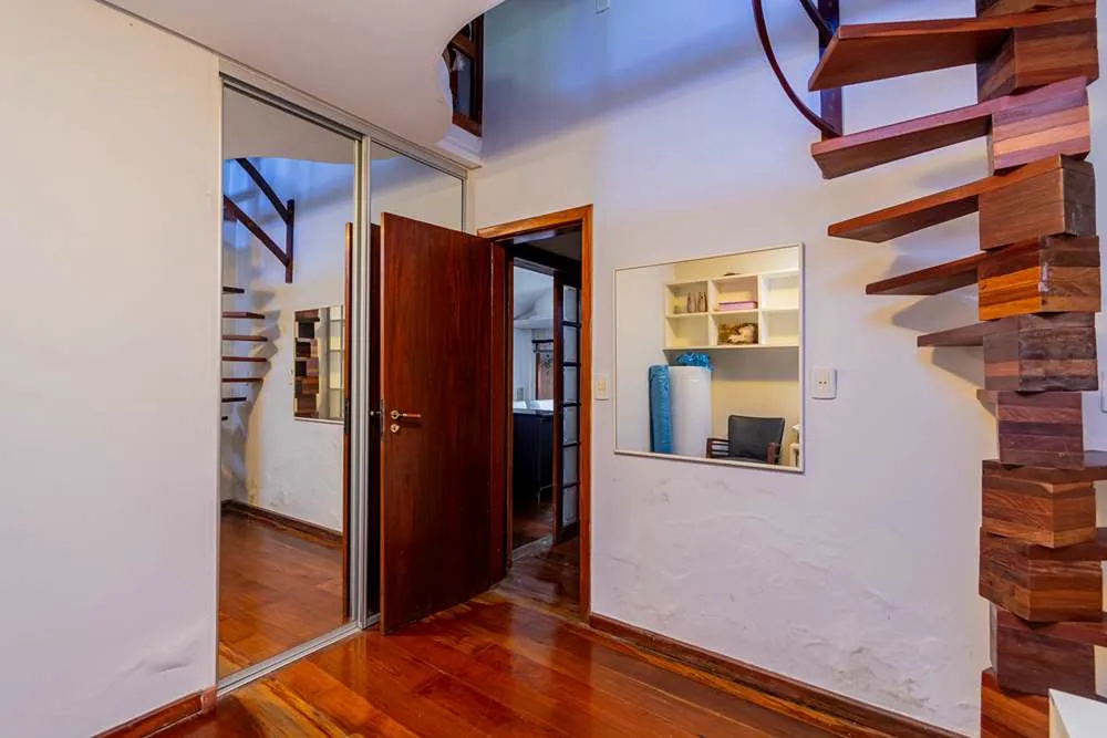 Casa, 6 quartos, 375 m² - Foto 1