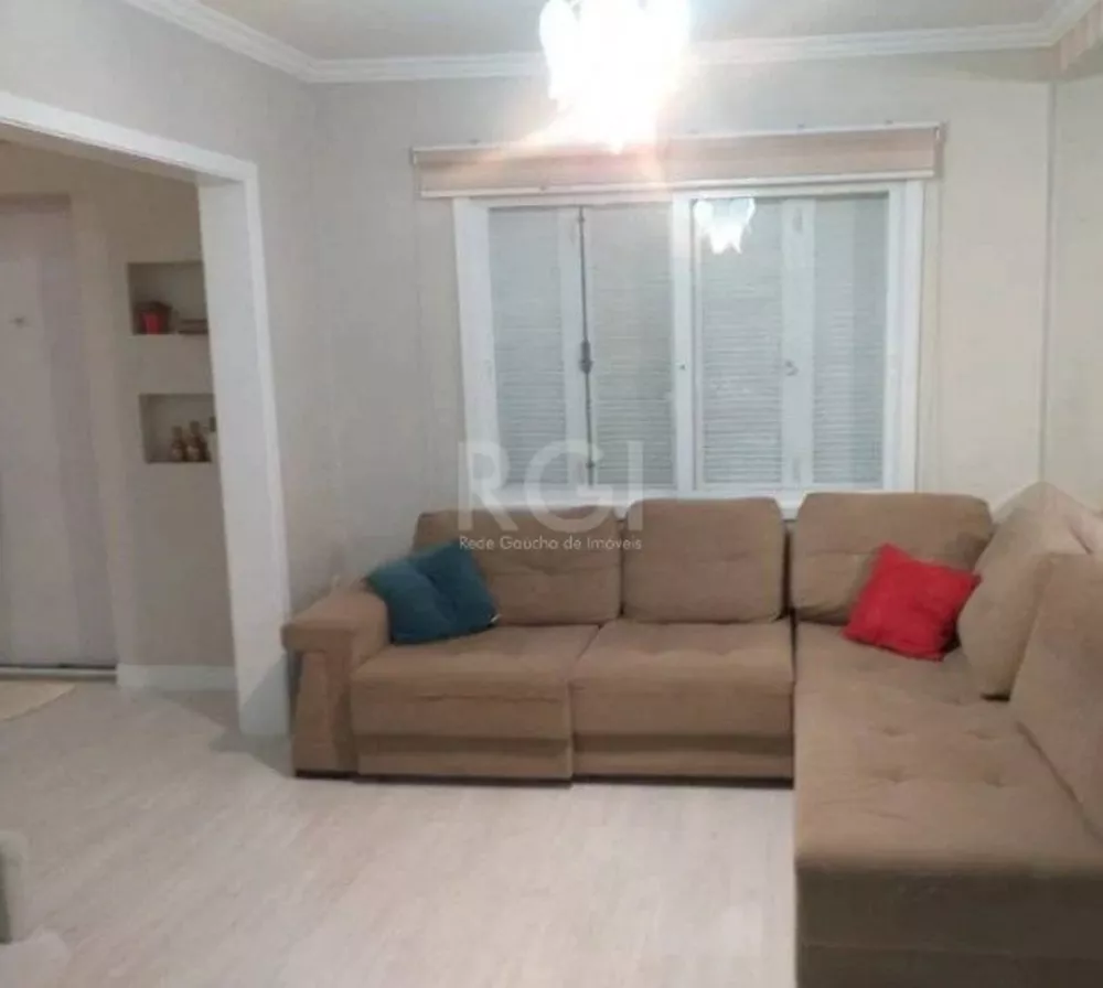 Casa à venda com 3 quartos, 235m² - Foto 1