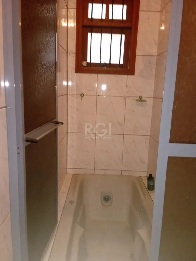 Casa à venda com 3 quartos, 220m² - Foto 3