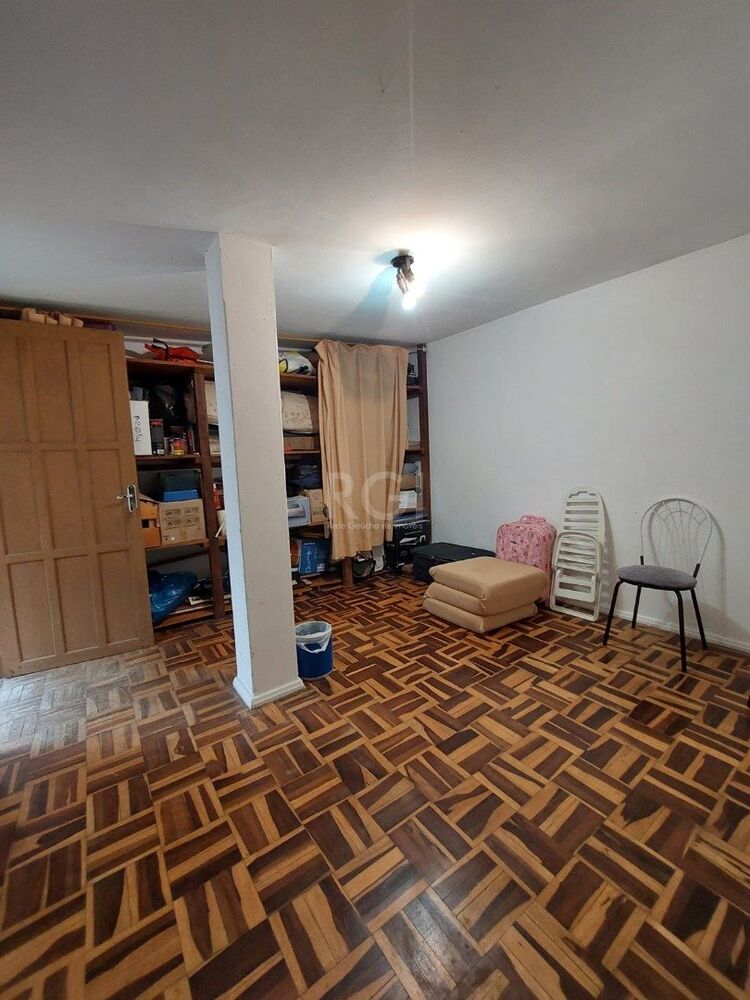 Casa à venda com 3 quartos, 185m² - Foto 1