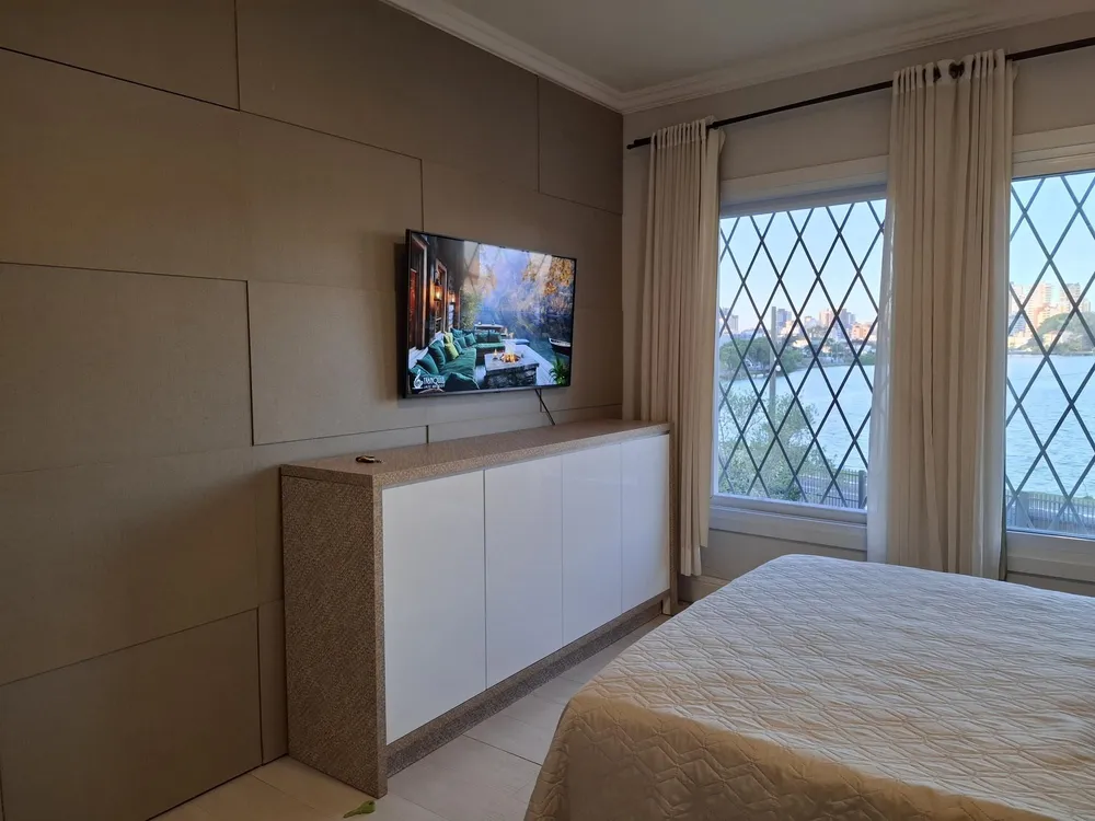 Casa, 5 quartos, 242 m² - Foto 1