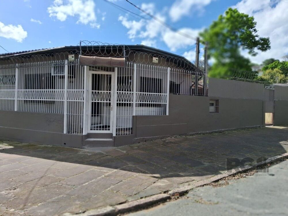 Casa à venda com 1 quarto, 199m² - Foto 1
