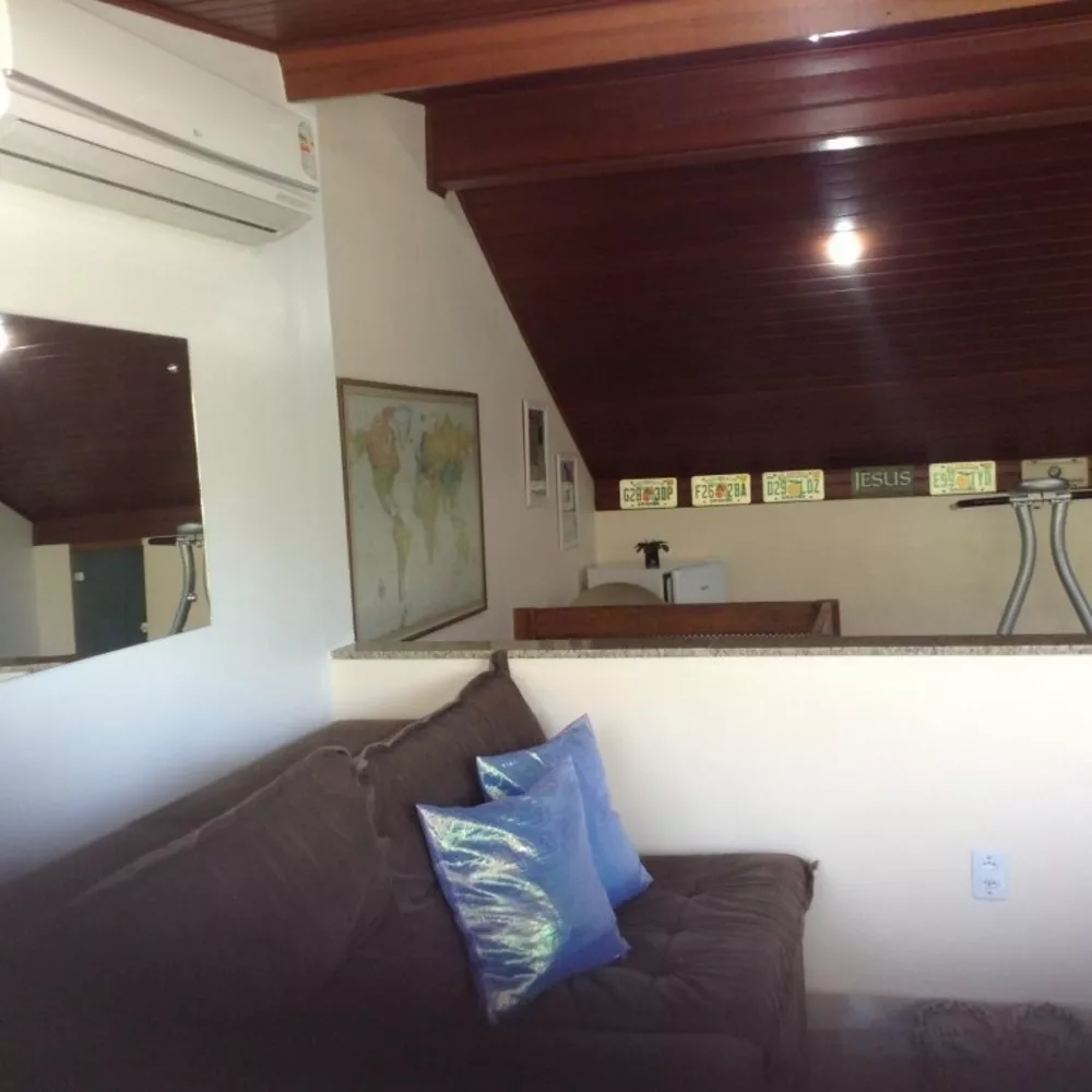 Casa de Condomínio à venda com 3 quartos, 209m² - Foto 1