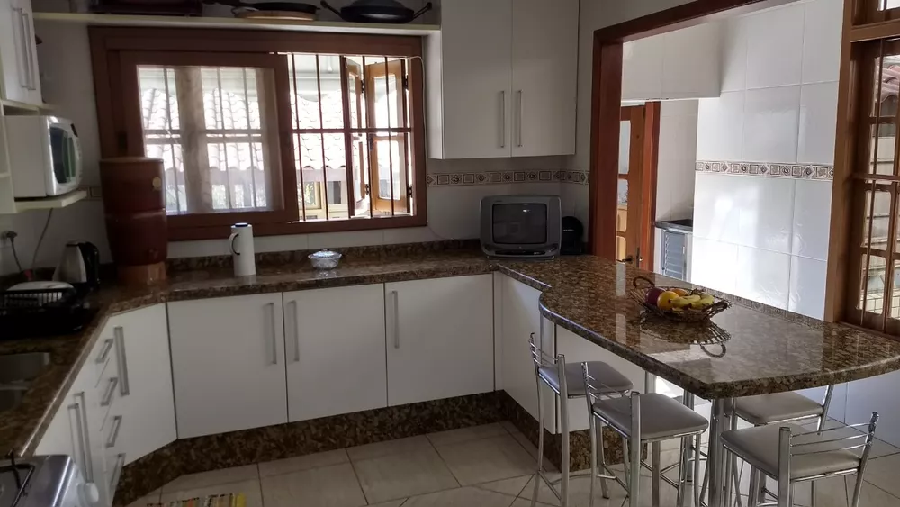 Casa à venda com 2 quartos, 249m² - Foto 4