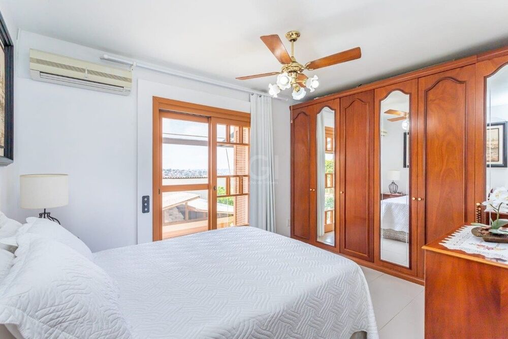 Casa à venda com 3 quartos, 208m² - Foto 4