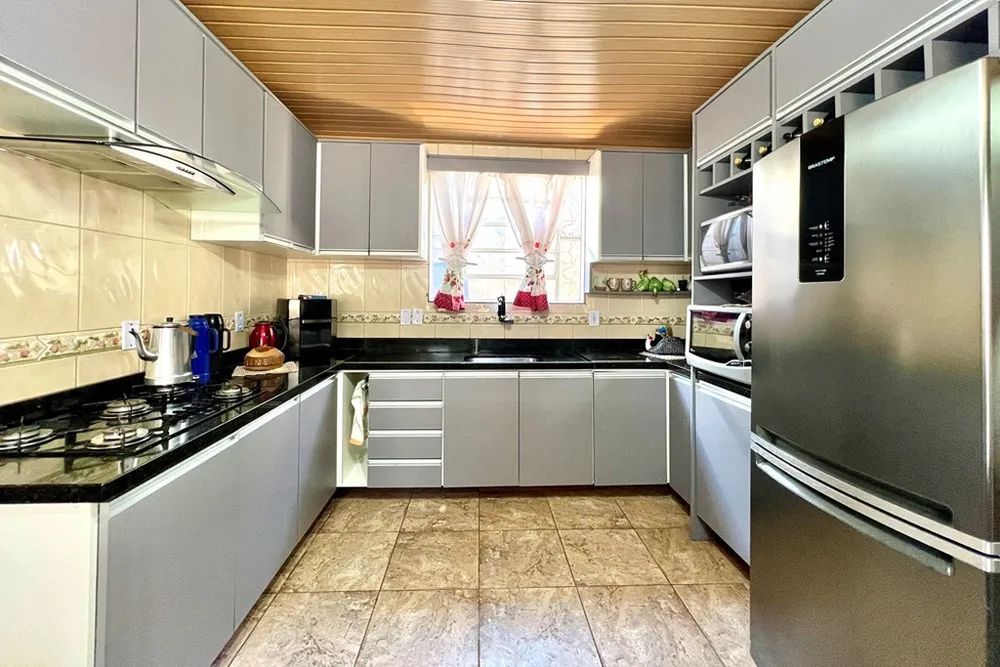 Casa, 4 quartos, 243 m² - Foto 3