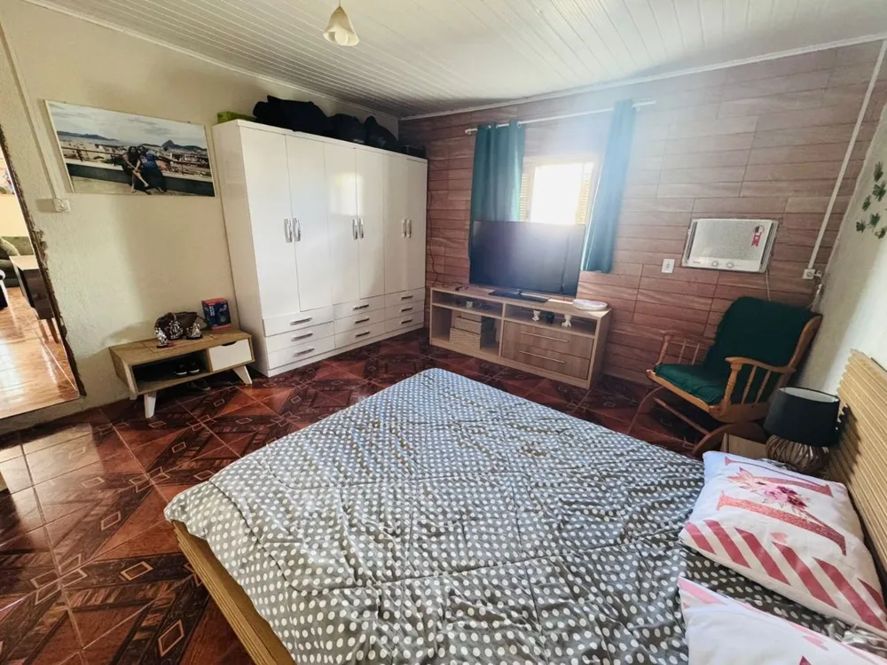 Casa, 3 quartos, 222 m² - Foto 1