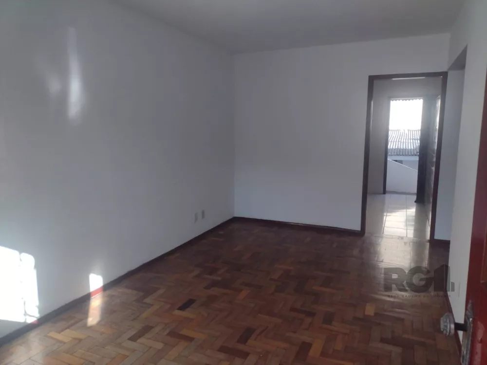 Casa à venda com 2 quartos, 60m² - Foto 4