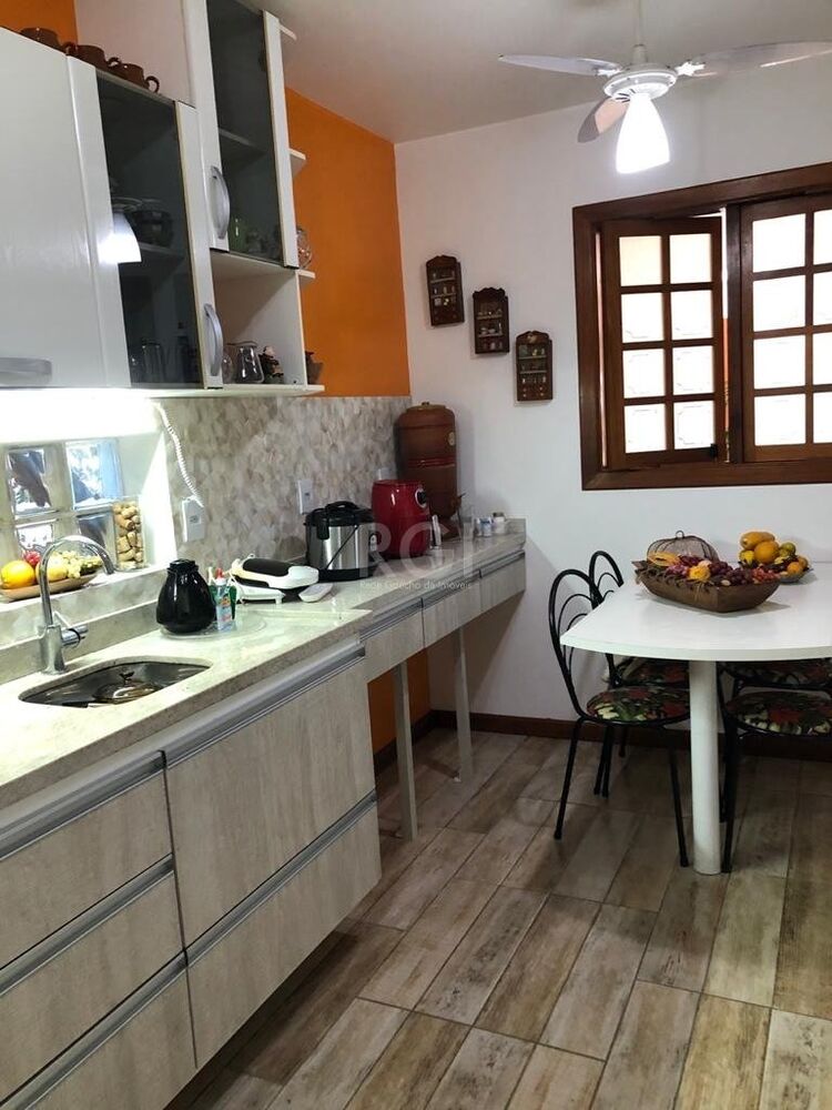 Casa à venda com 3 quartos, 177m² - Foto 2