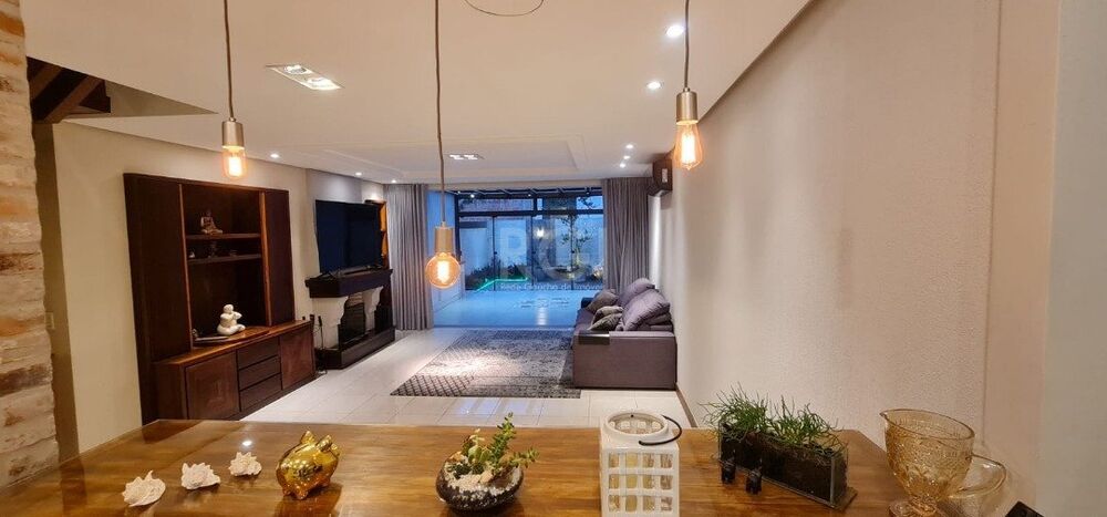 Casa de Condomínio à venda com 4 quartos, 312m² - Foto 1