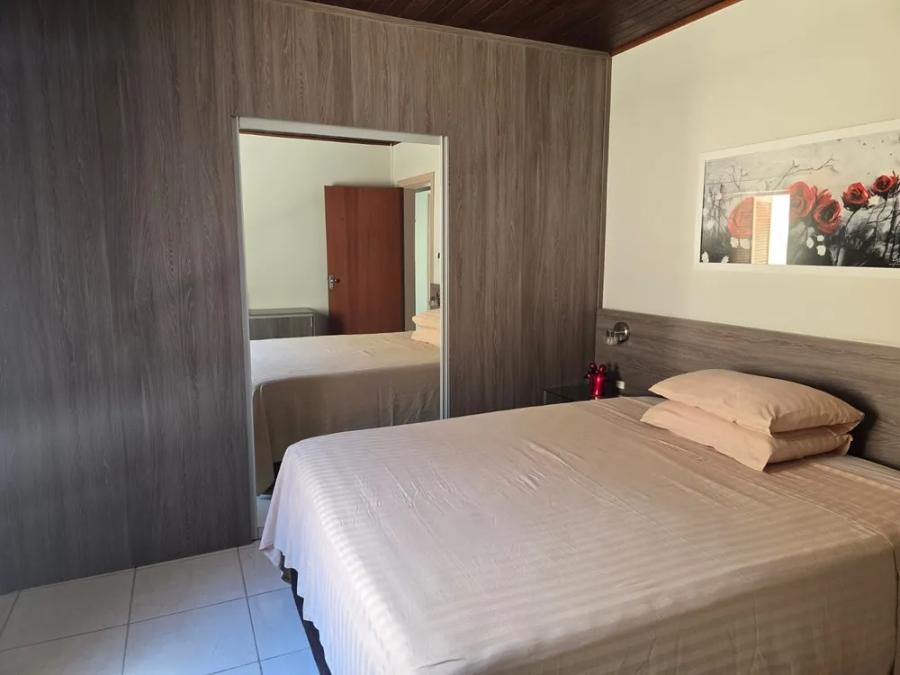 Casa, 5 quartos, 181 m² - Foto 2