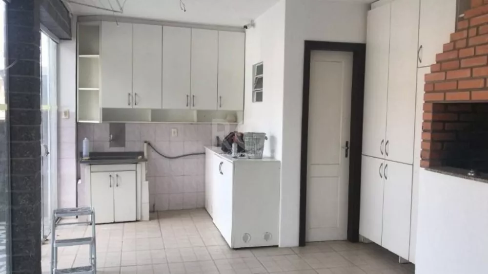 Casa à venda com 3 quartos, 241m² - Foto 13