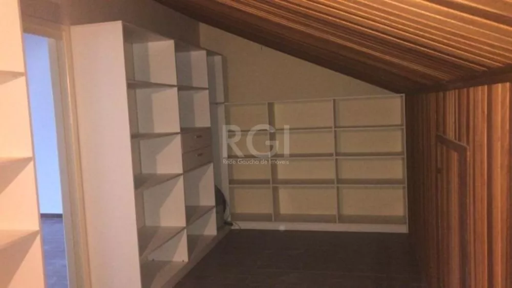 Casa à venda com 3 quartos, 241m² - Foto 14