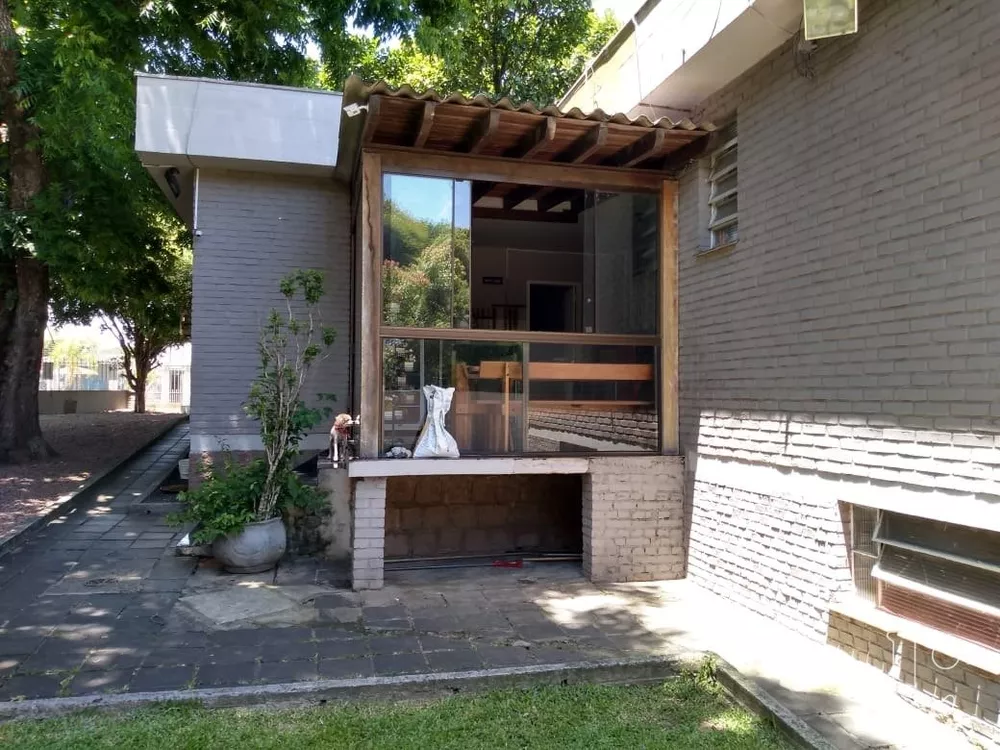 Casa à venda com 5 quartos, 299m² - Foto 3