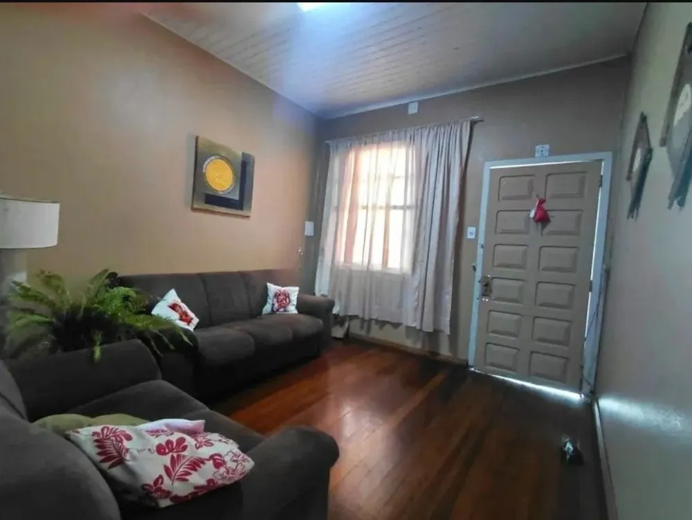 Casa, 3 quartos, 261 m² - Foto 1