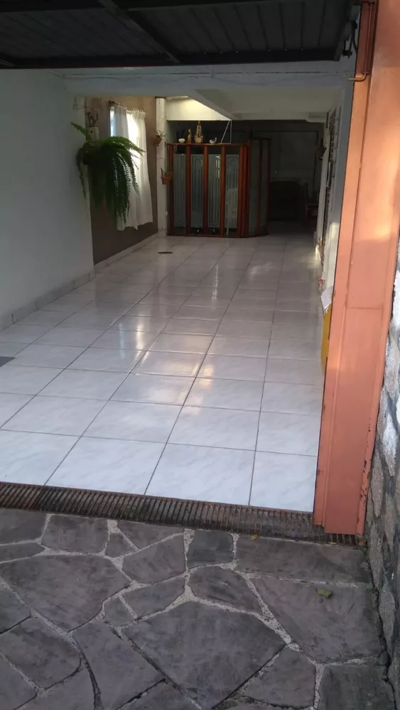 Casa à venda com 3 quartos, 299m² - Foto 1