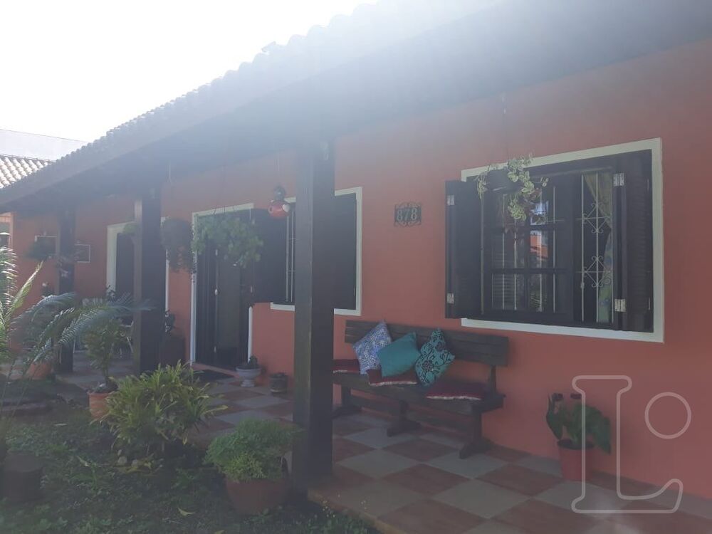 Casa à venda com 2 quartos, 115m² - Foto 1