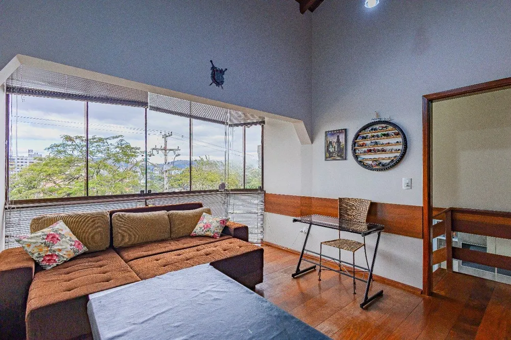 Casa, 4 quartos, 209 m² - Foto 1